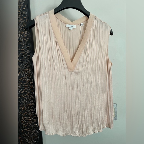 VINCE. Pleated Blouse Women’s S/P Sleeveless Silk Top V neck Dusty Rose NWT $295 - Picture 7 of 10